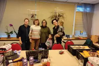 Kerstpakketten uitgedeeld in Bergen en Bergen aan Zee