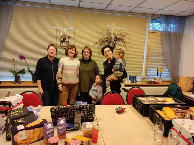 Kerstpakketten uitgedeeld in Bergen en Bergen aan Zee